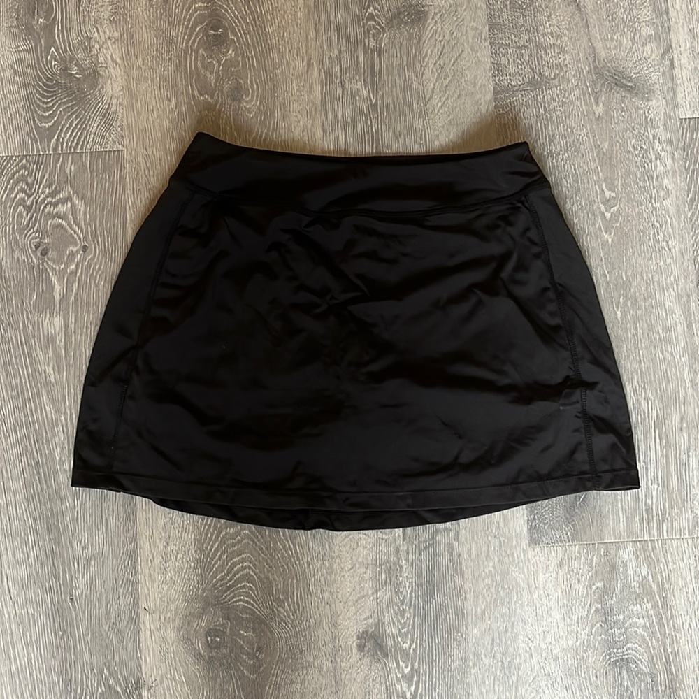 Black skort